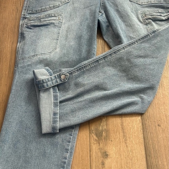 Blue Ankle Cropped Jeans with Faded Denim - Picture 6 of 8